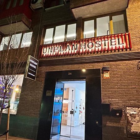 Unplan Hostel Мадрид Екстериор снимка