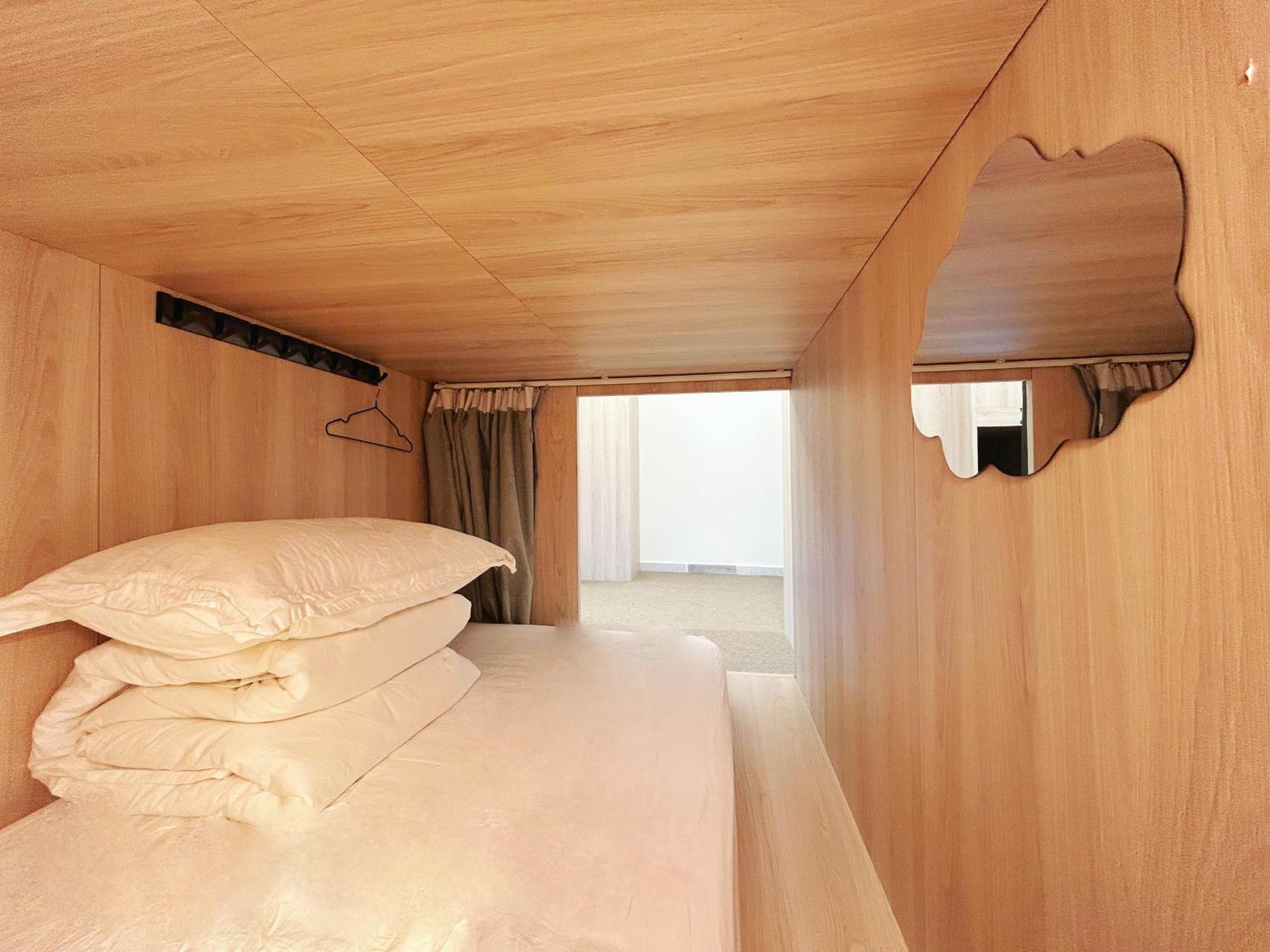 Unplan Hostel Мадрид Екстериор снимка